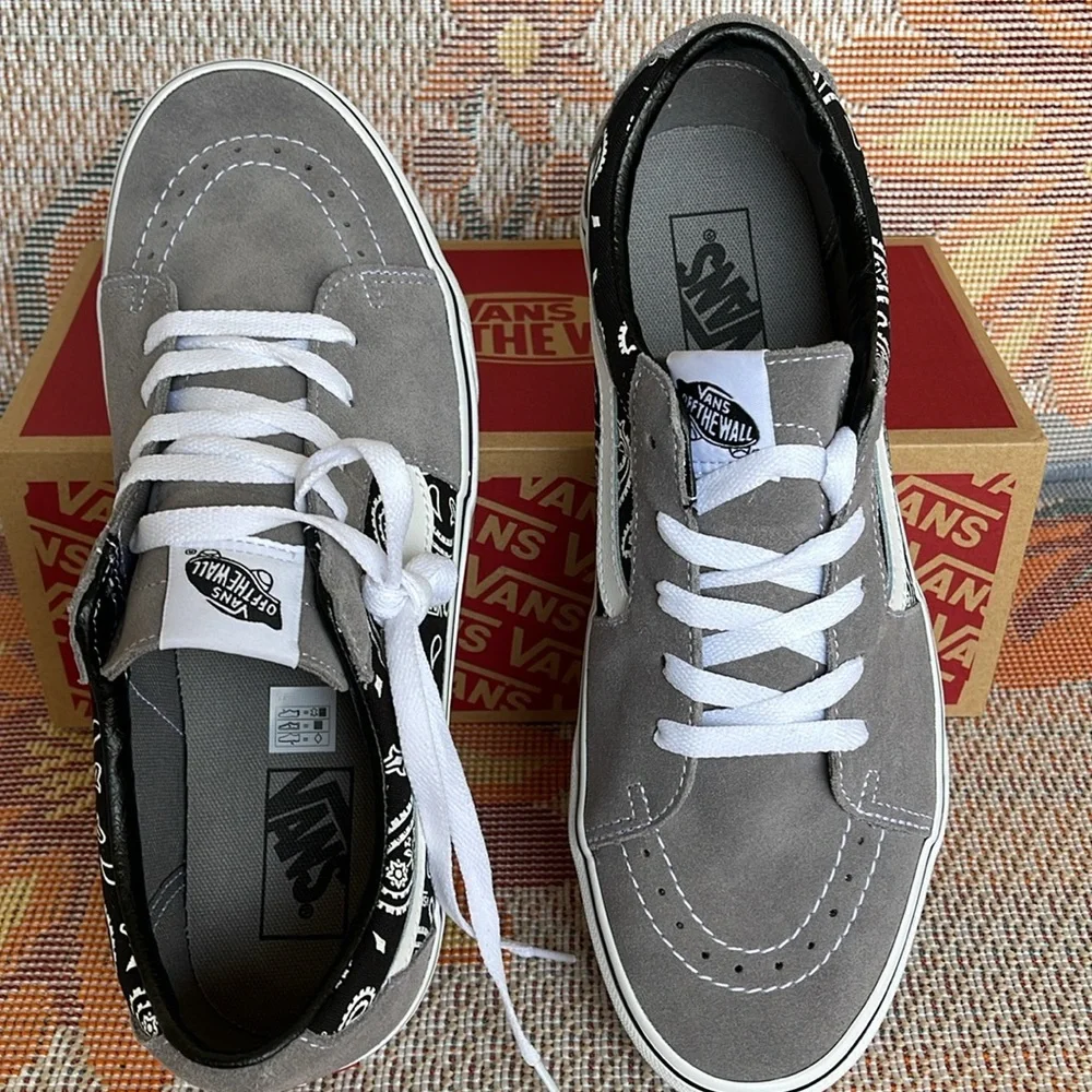 Vans WMNS Sk8-Low Paisley Gray/True White VN0A5KXDBGJ Sneakers